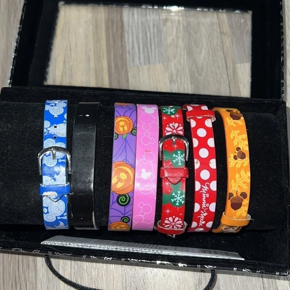 DISNEY parks Mickey Mouse themed watch with changeable bands